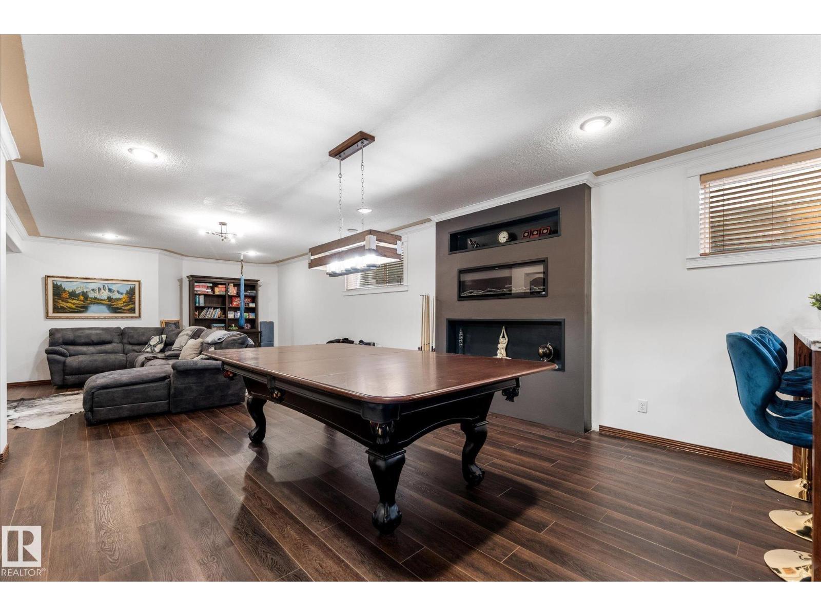 8704 165 AV NW NW - 37