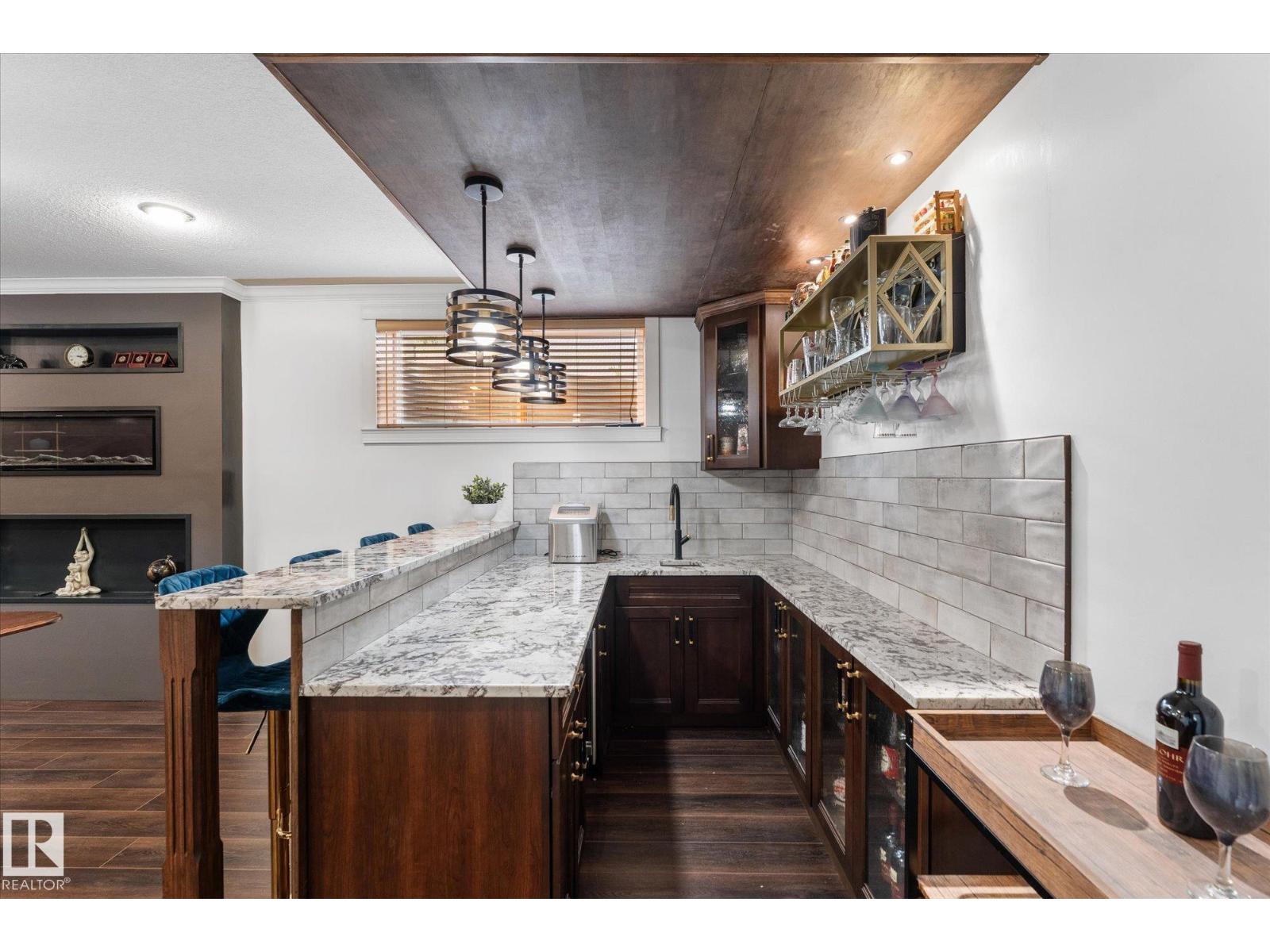 8704 165 AV NW NW - 40