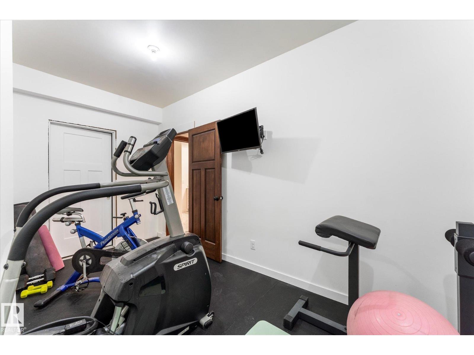 8704 165 AV NW NW - 42
