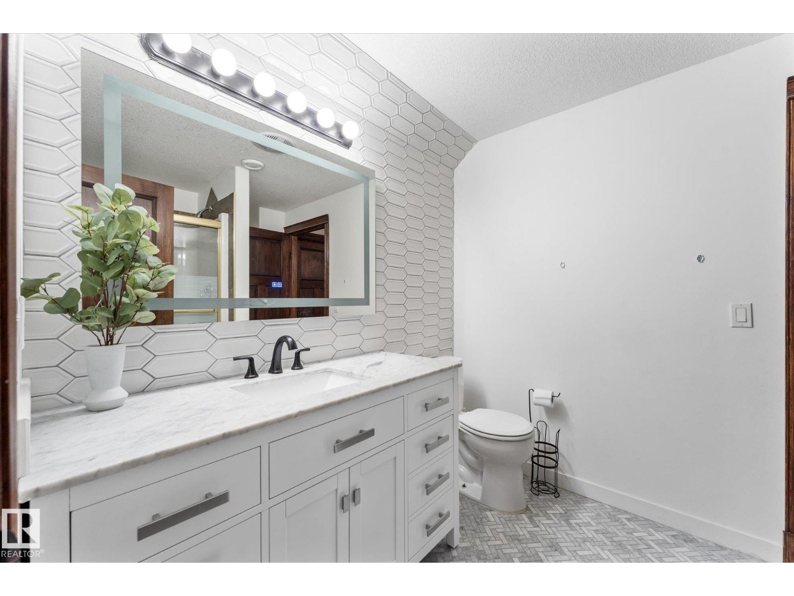 8704 165 AV NW NW - 45