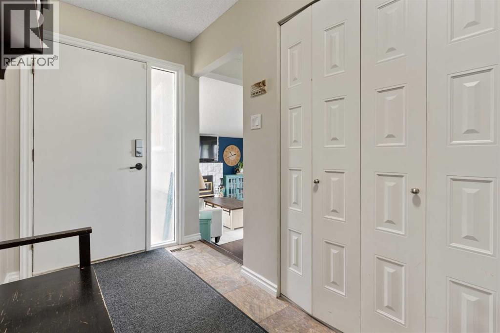 5228 59 Avenue - 3