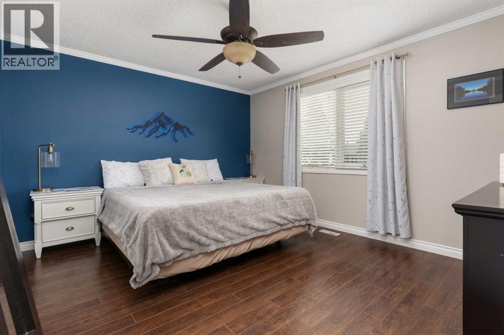 5228 59 Avenue - 10