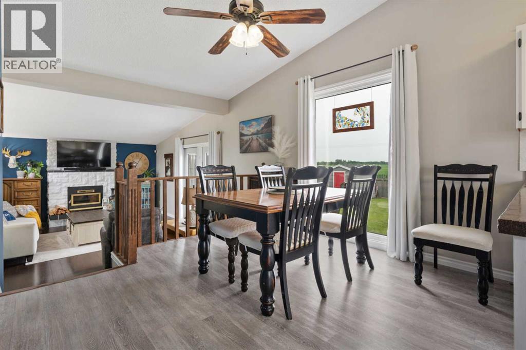 5228 59 Avenue - 7