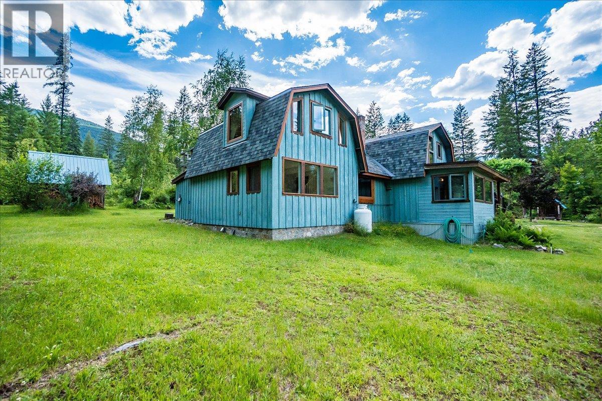 6042 Woodward Road - 4