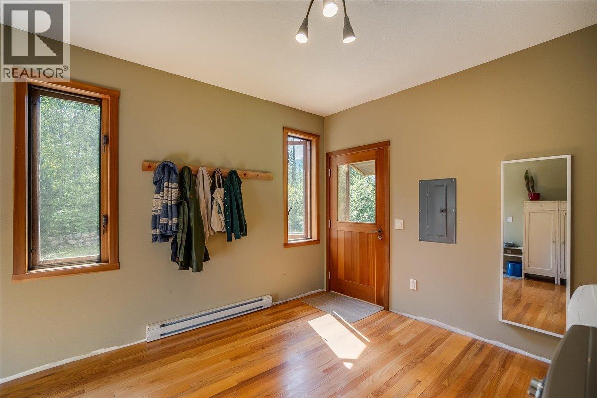6042 Woodward Road - 36