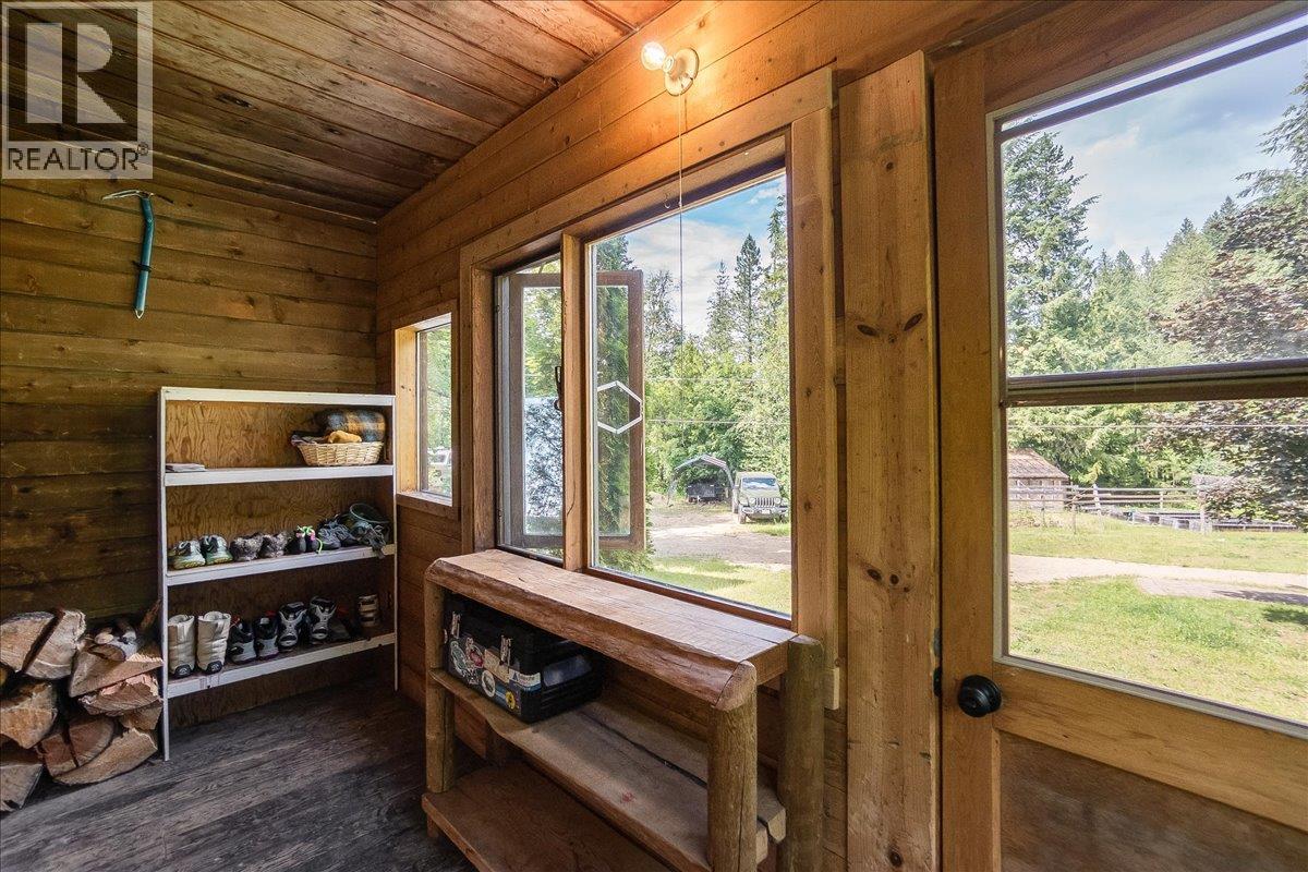 6042 Woodward Road - 49