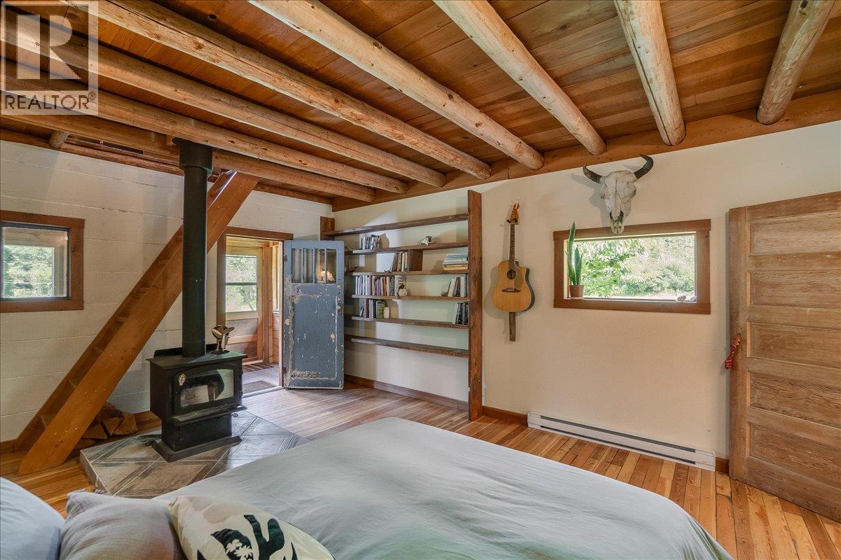 6042 Woodward Road - 46