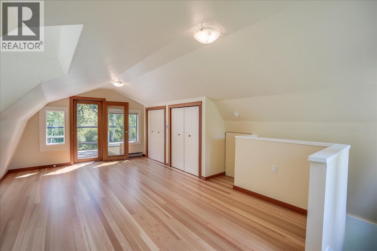 6042 Woodward Road - 16