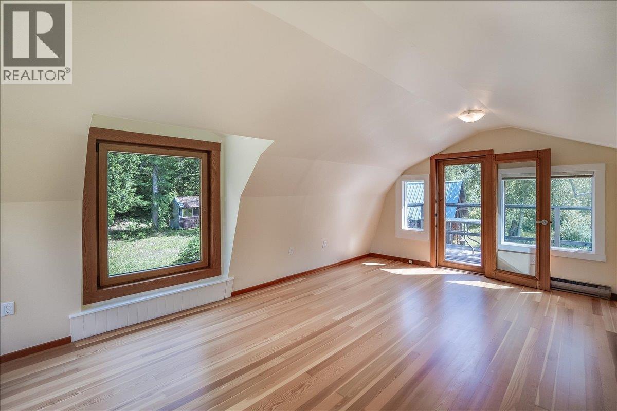 6042 Woodward Road - 17