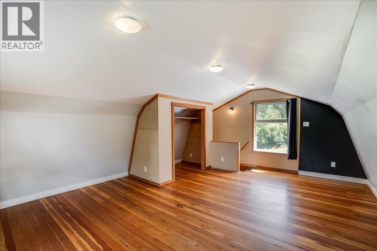6042 Woodward Road - 21