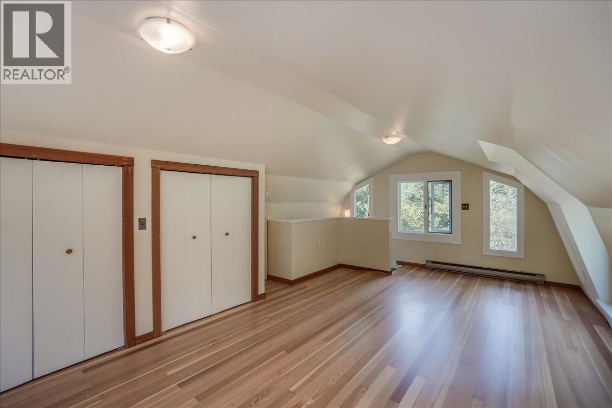 6042 Woodward Road - 18