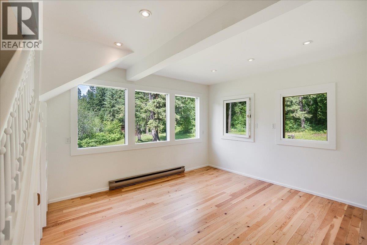 6042 Woodward Road - 14