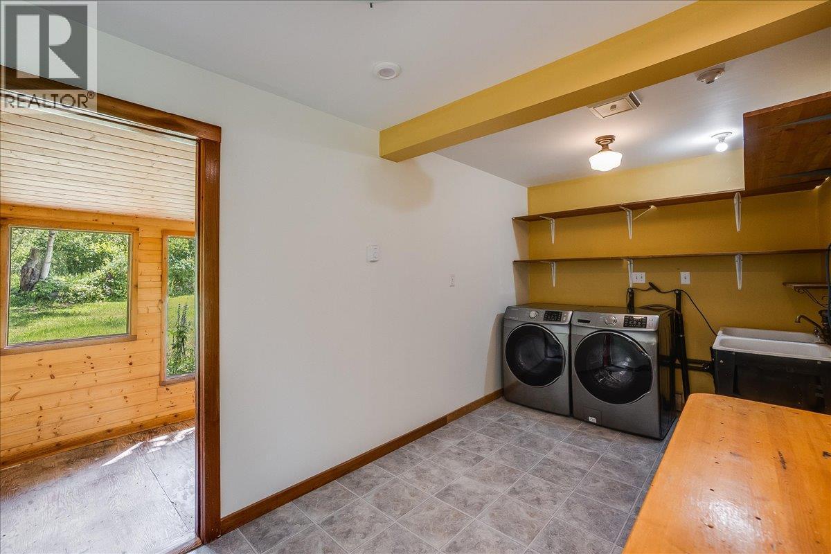 6042 Woodward Road - 22