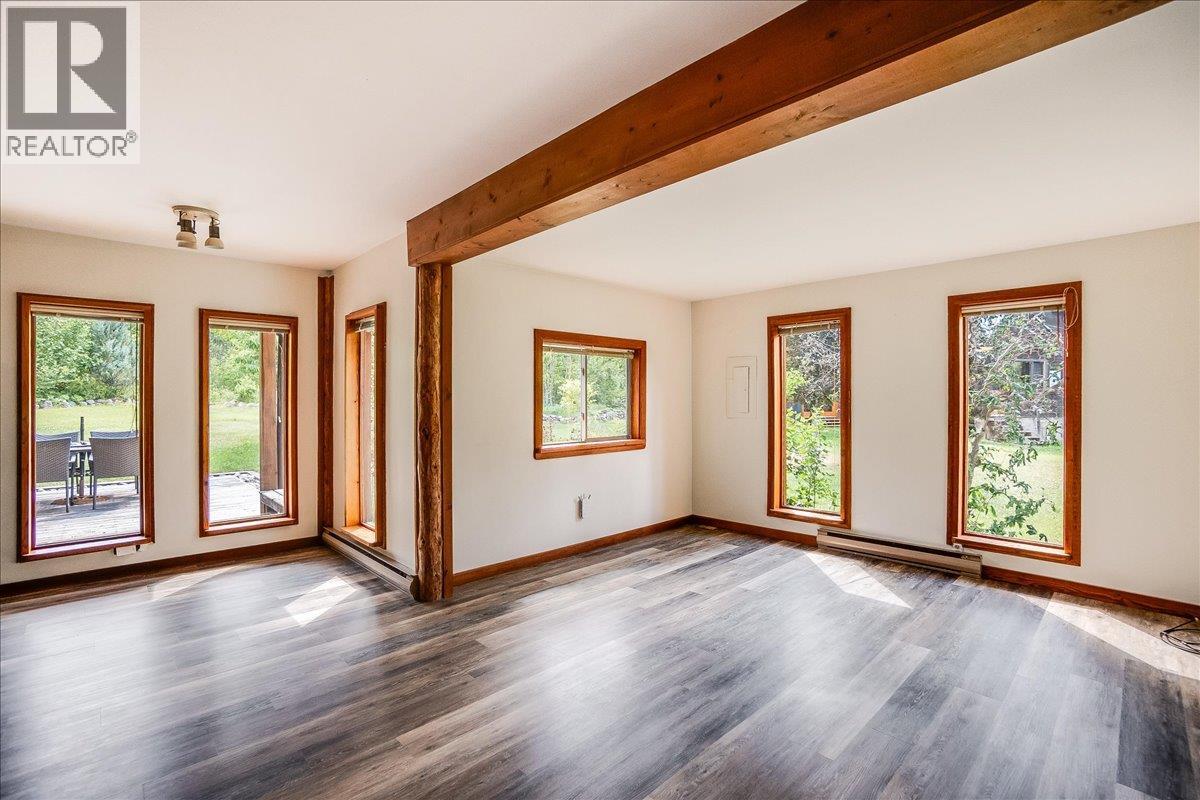 6042 Woodward Road - 9