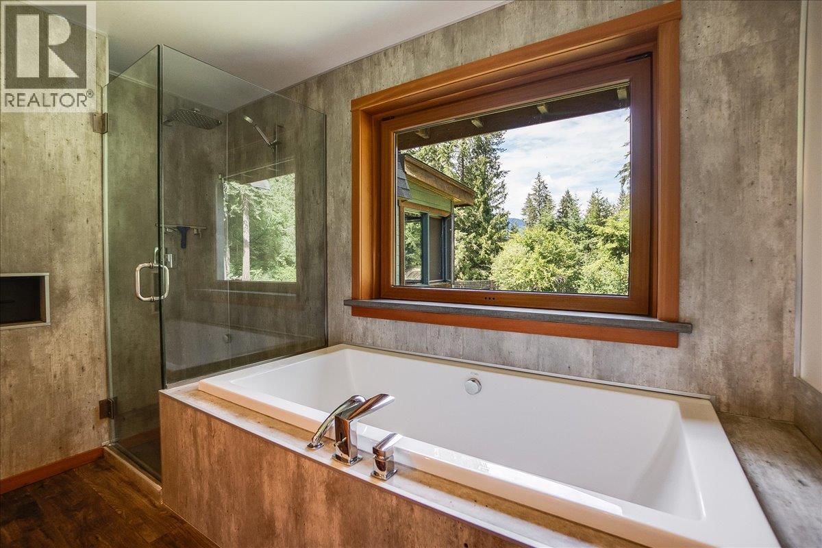 6042 Woodward Road - 13