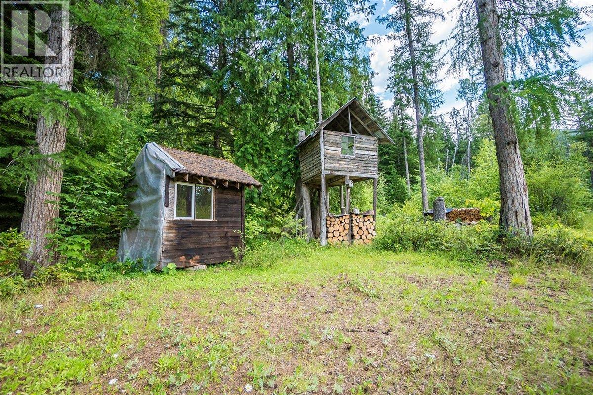 6042 Woodward Road - 26