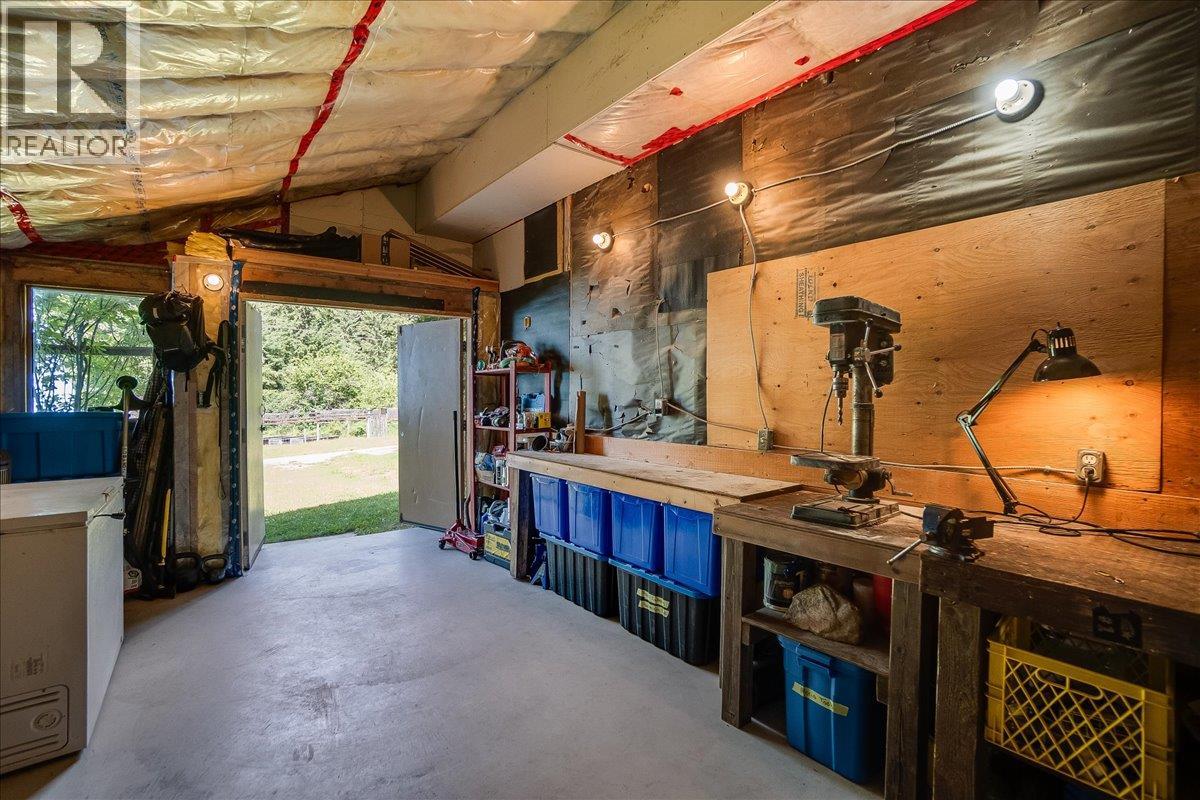 6042 Woodward Road - 51