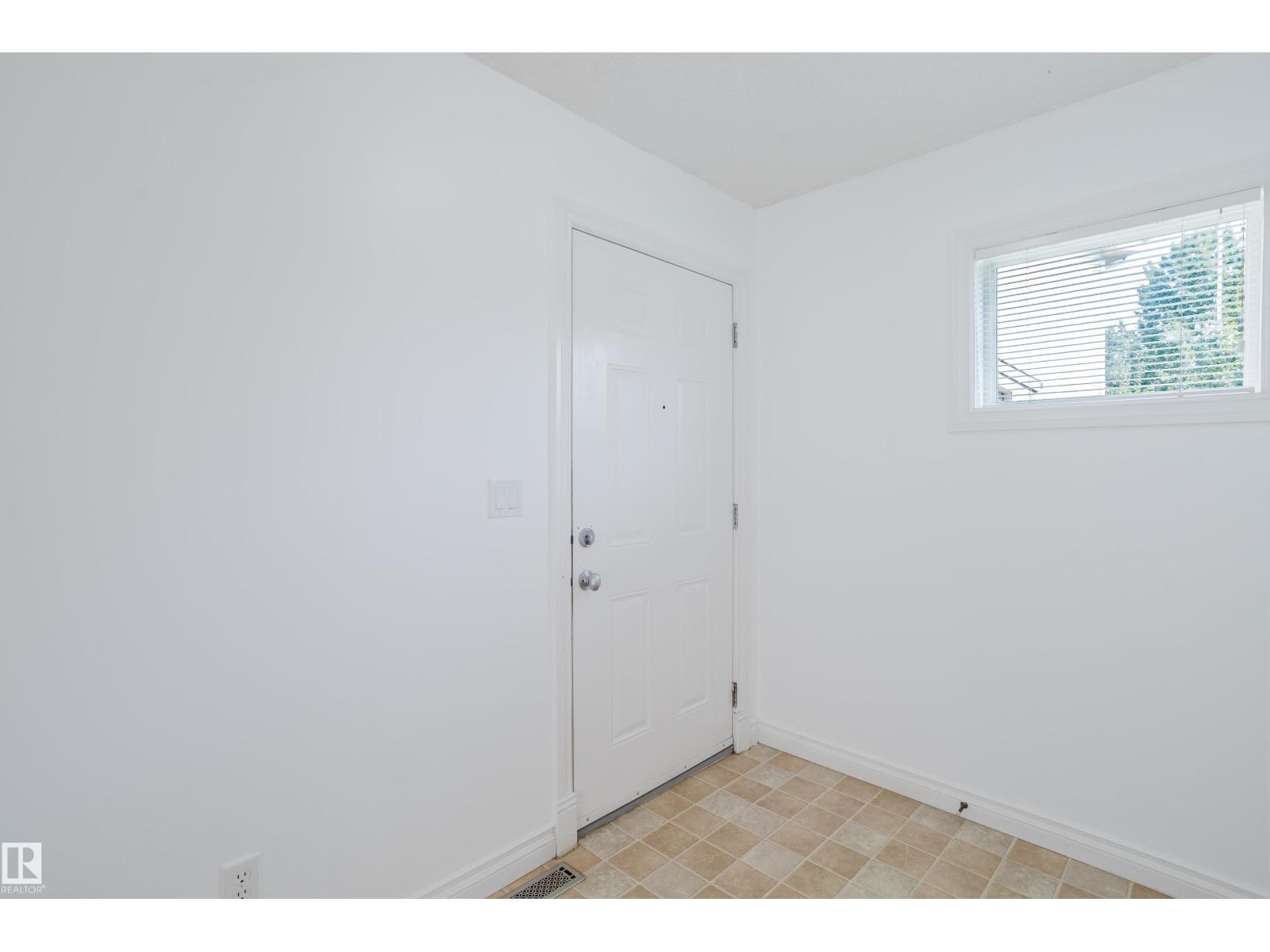 #85 12050 17 AV SW - 2