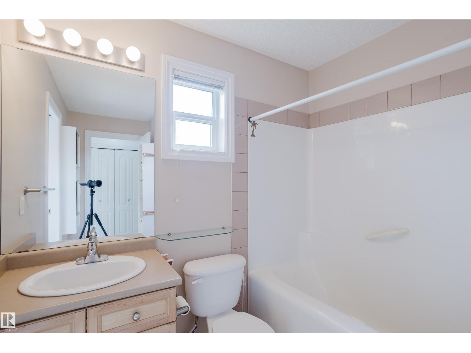 #85 12050 17 AV SW — photo 23