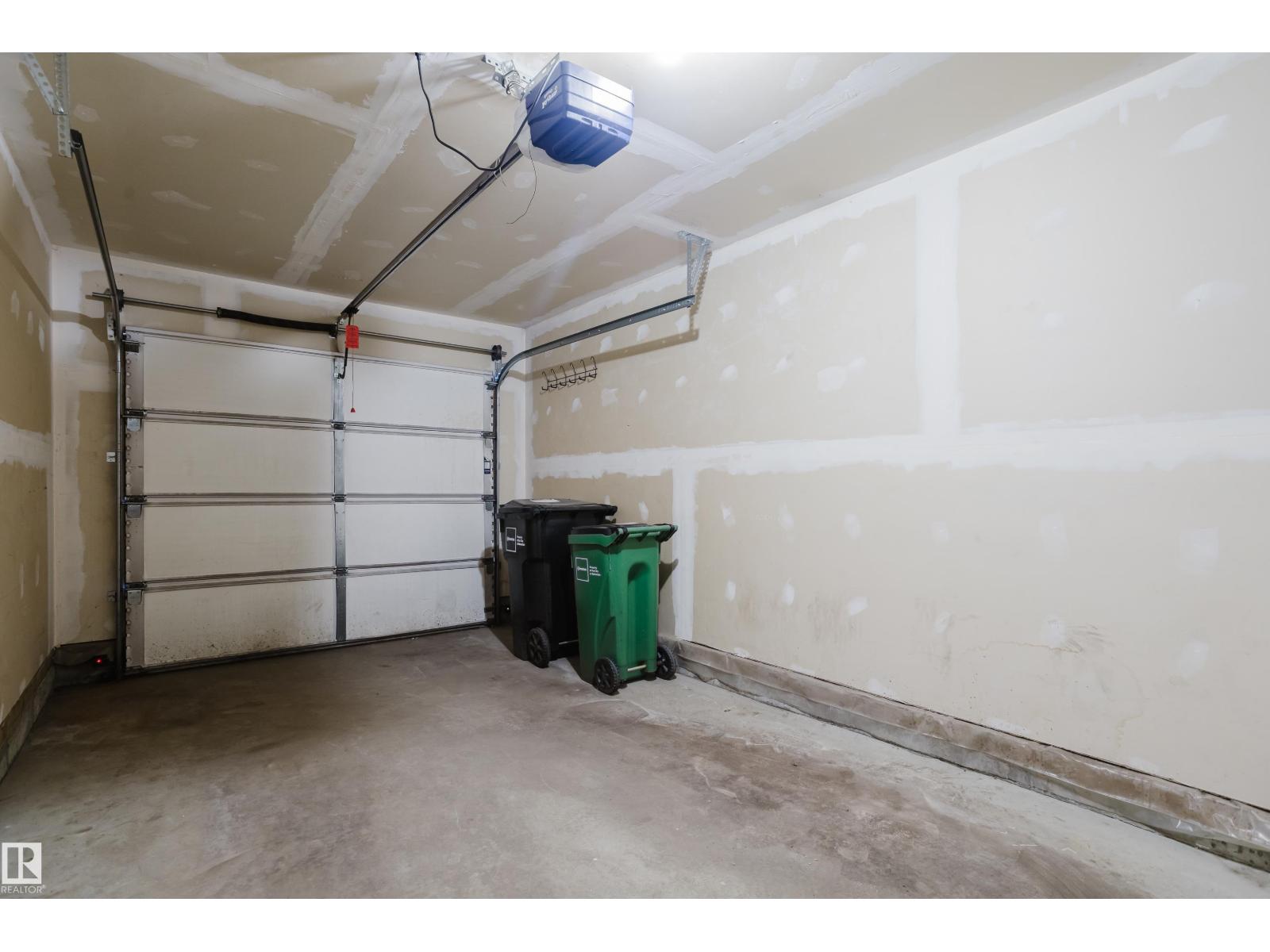 #85 12050 17 AV SW - 34