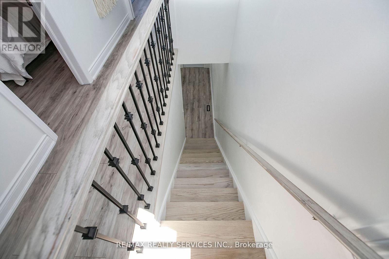 20 SOMERSET AVENUE - 19