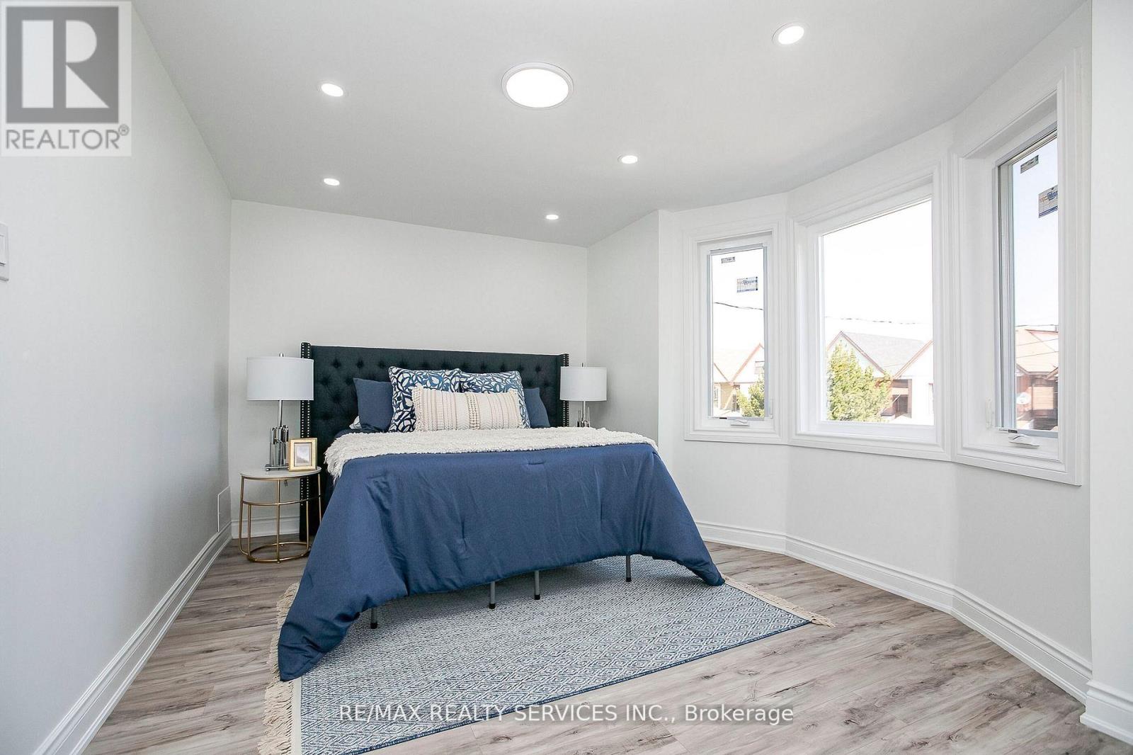 20 SOMERSET AVENUE - 22
