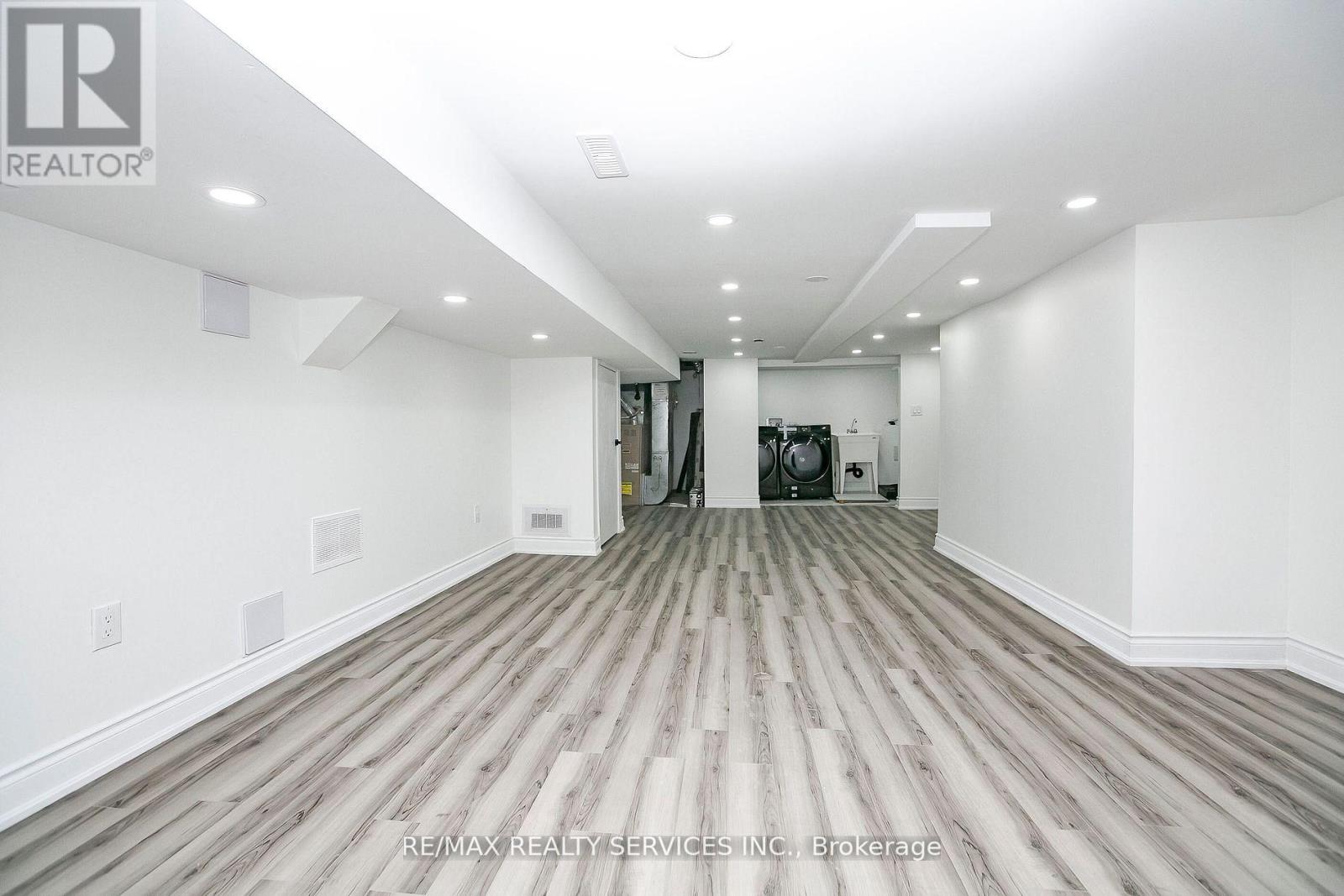 20 SOMERSET AVENUE - 35