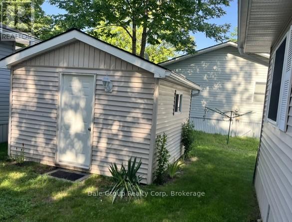 68 CHEROKEE LANE S - 23