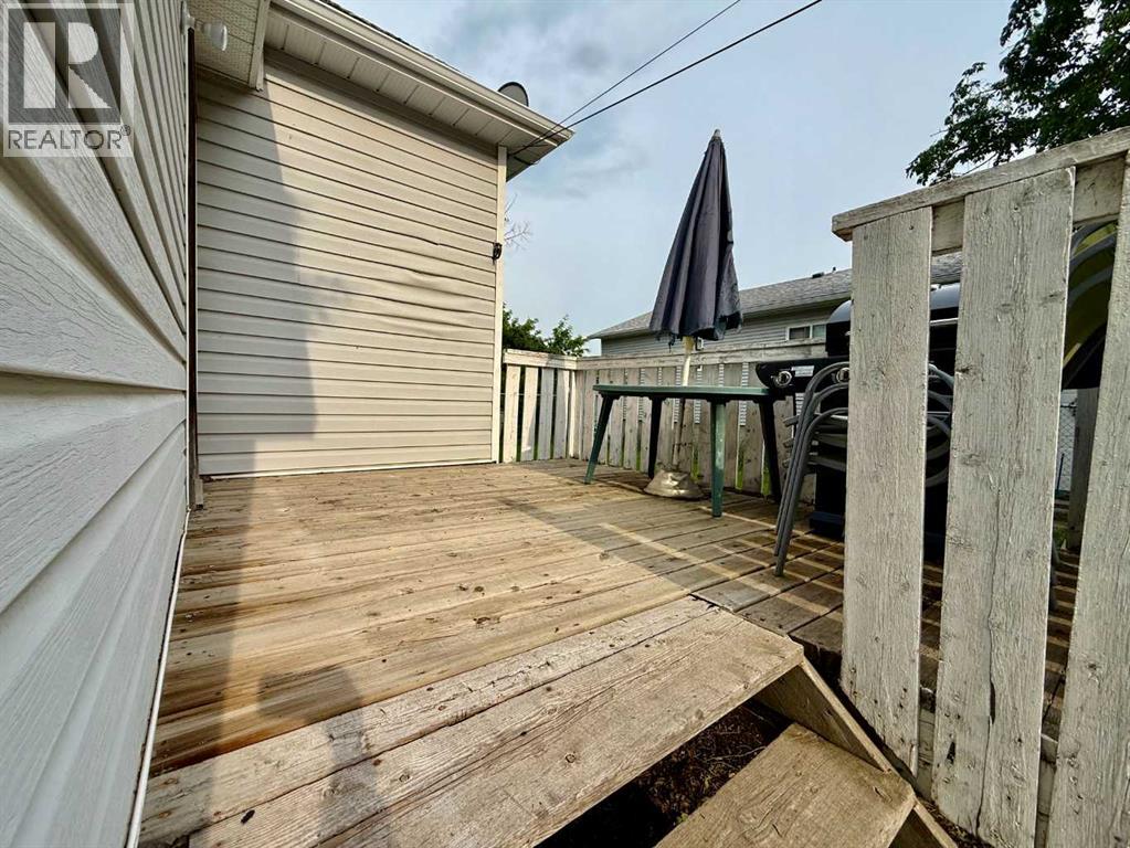 Deck (side of house)