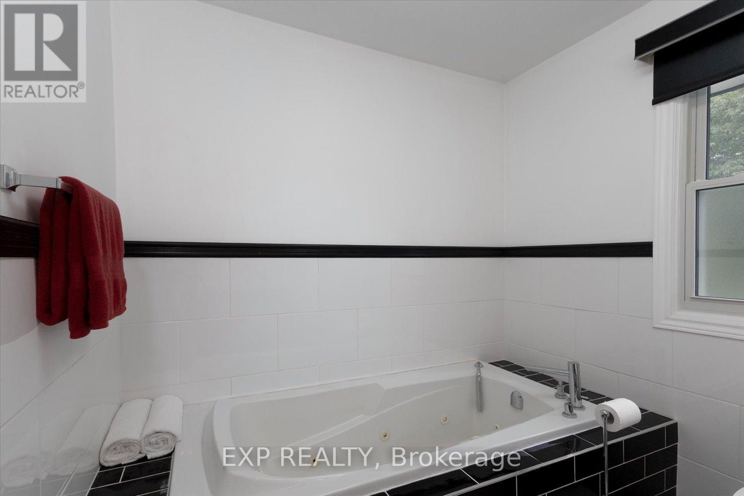 14 THE BIRCHES STREET - Image 24