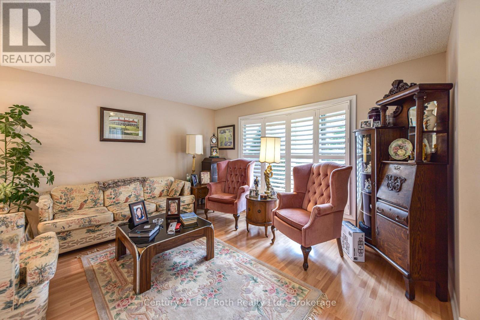 56 TECUMSETH PINES DRIVE - 10