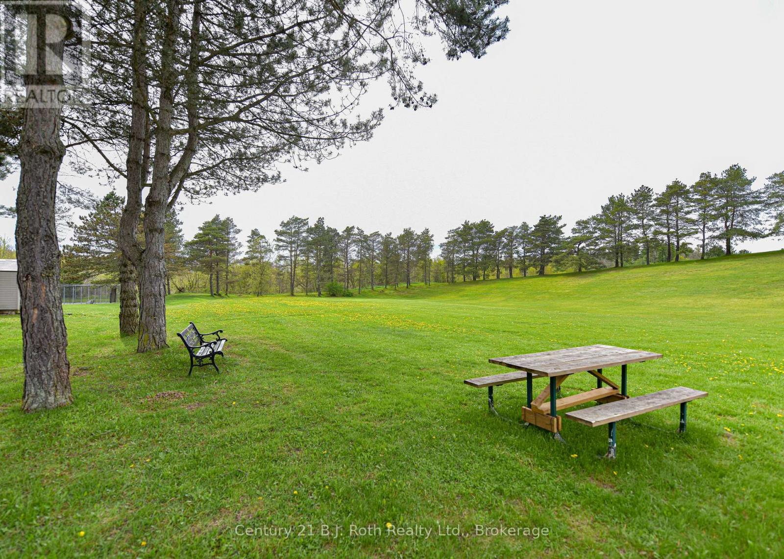 56 TECUMSETH PINES DRIVE - 32