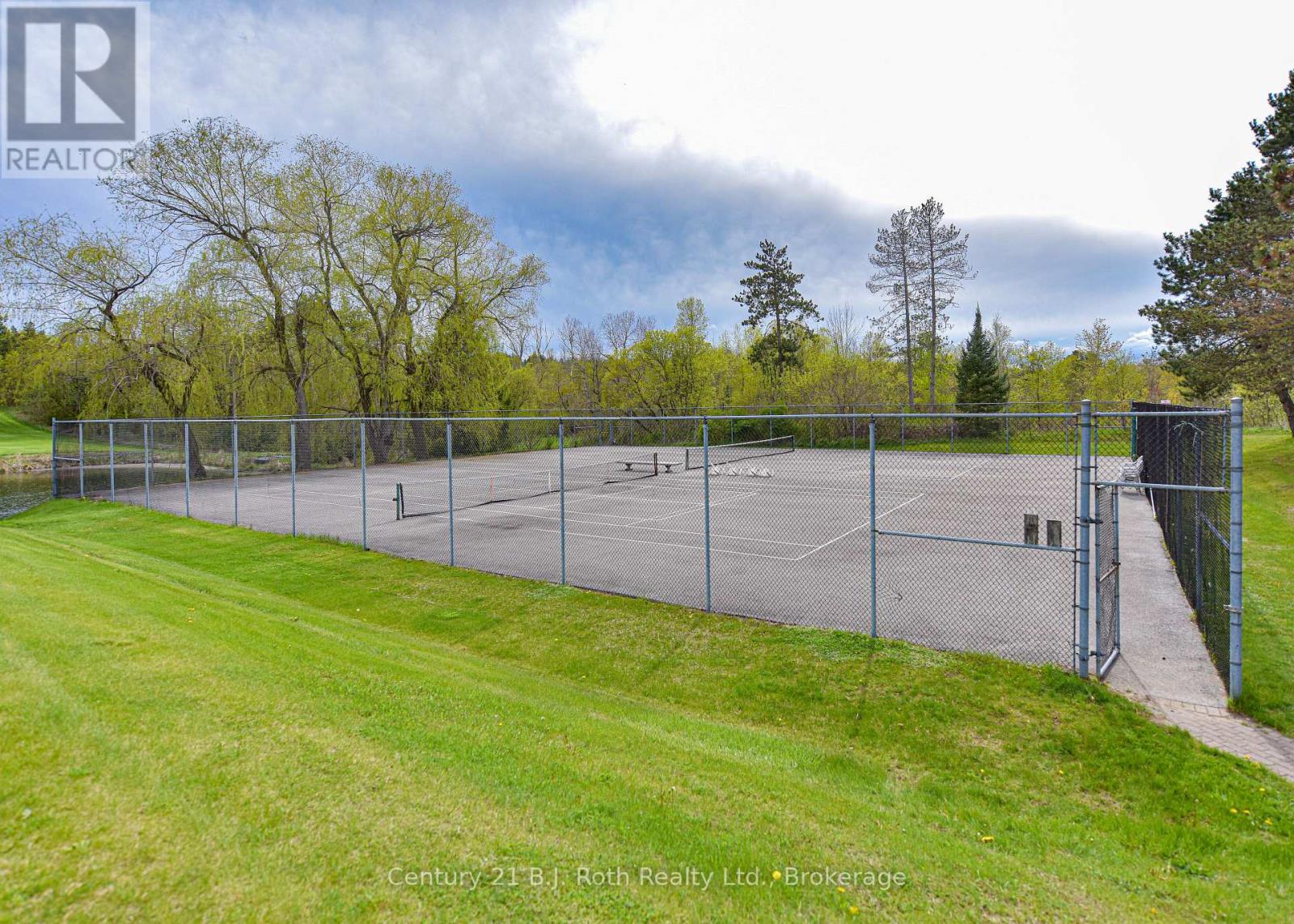 56 TECUMSETH PINES DRIVE - 34