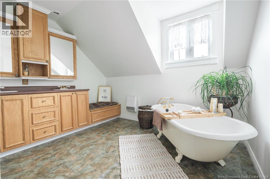 3813 Rue Luce - 27