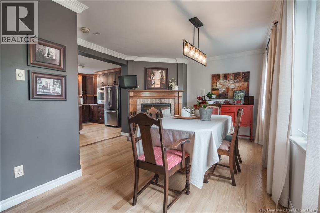 3813 Rue Luce - 16