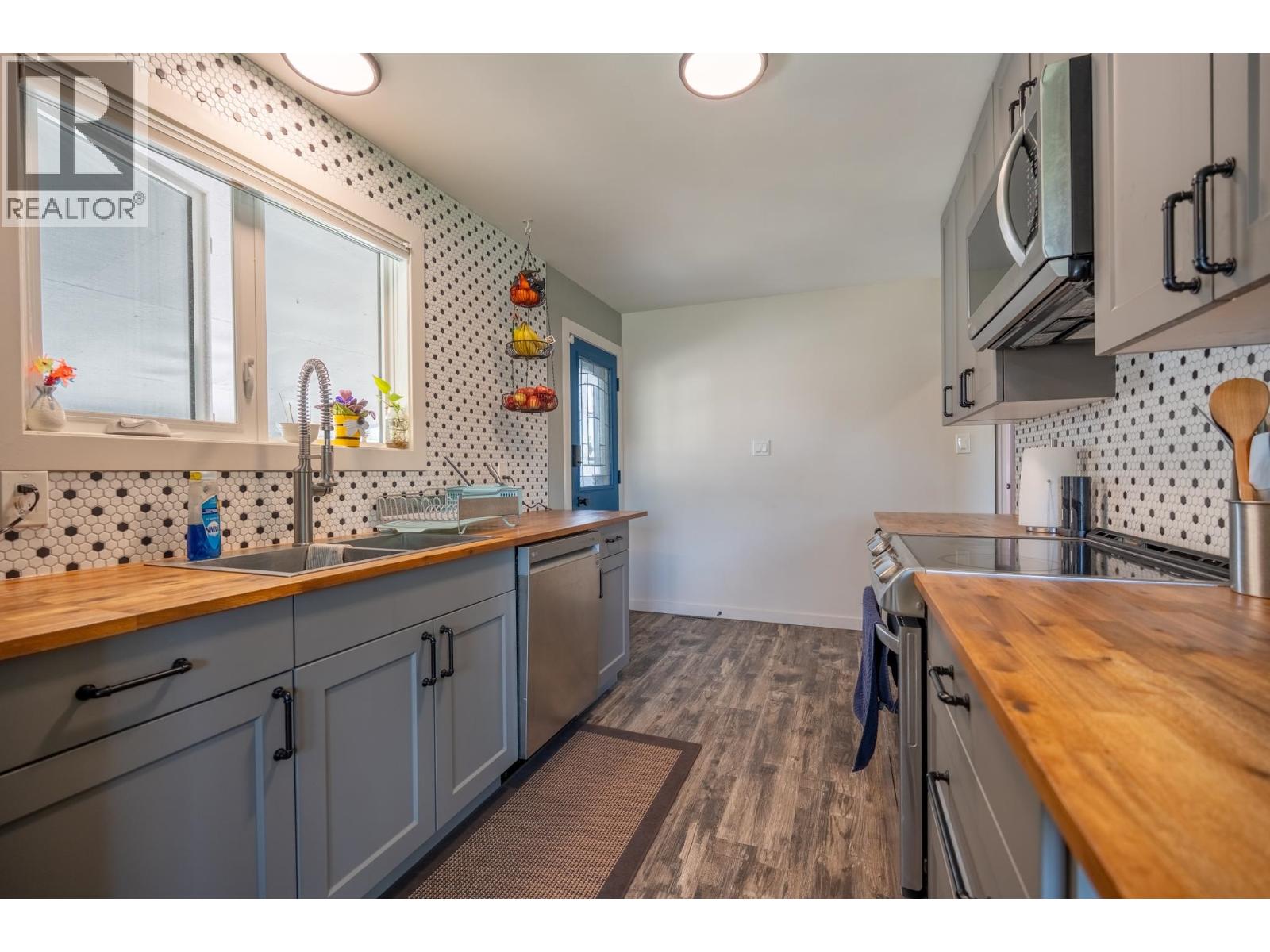 Living room of 374 N QUINN STREET · Prince George, BC