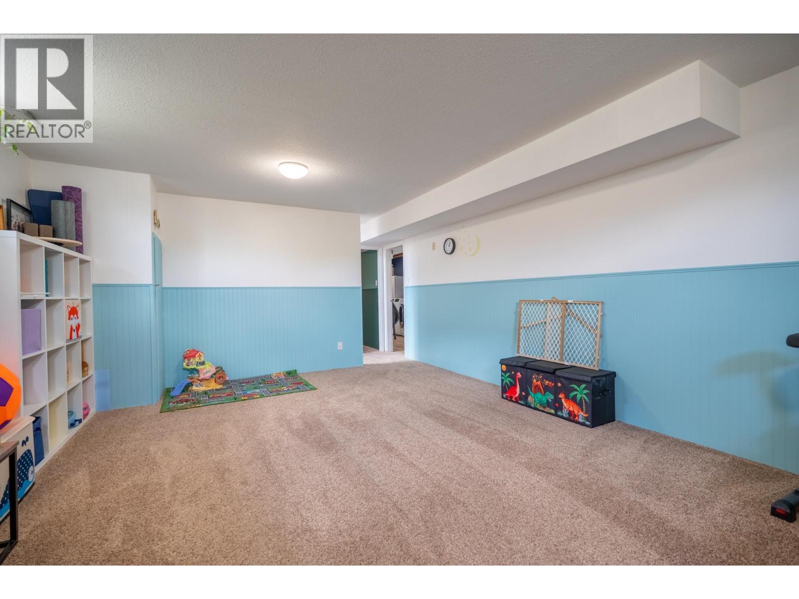 Photo 8 of 30 — 374 N QUINN STREET · Prince George, BC