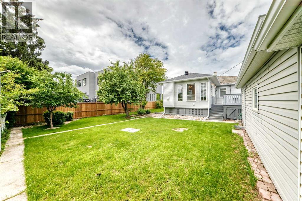 1712 28 Street SW - 35