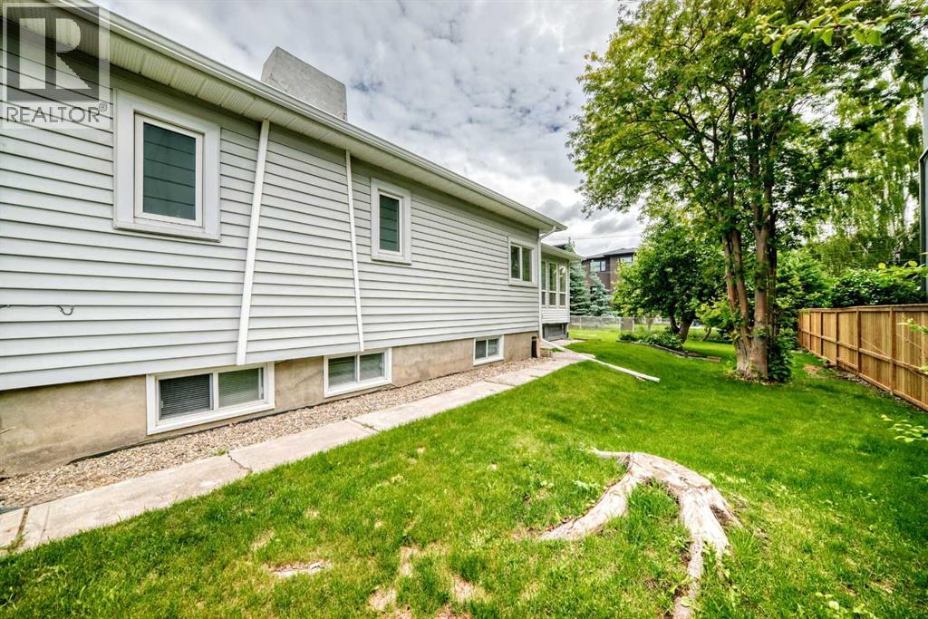 1712 28 Street SW - 40