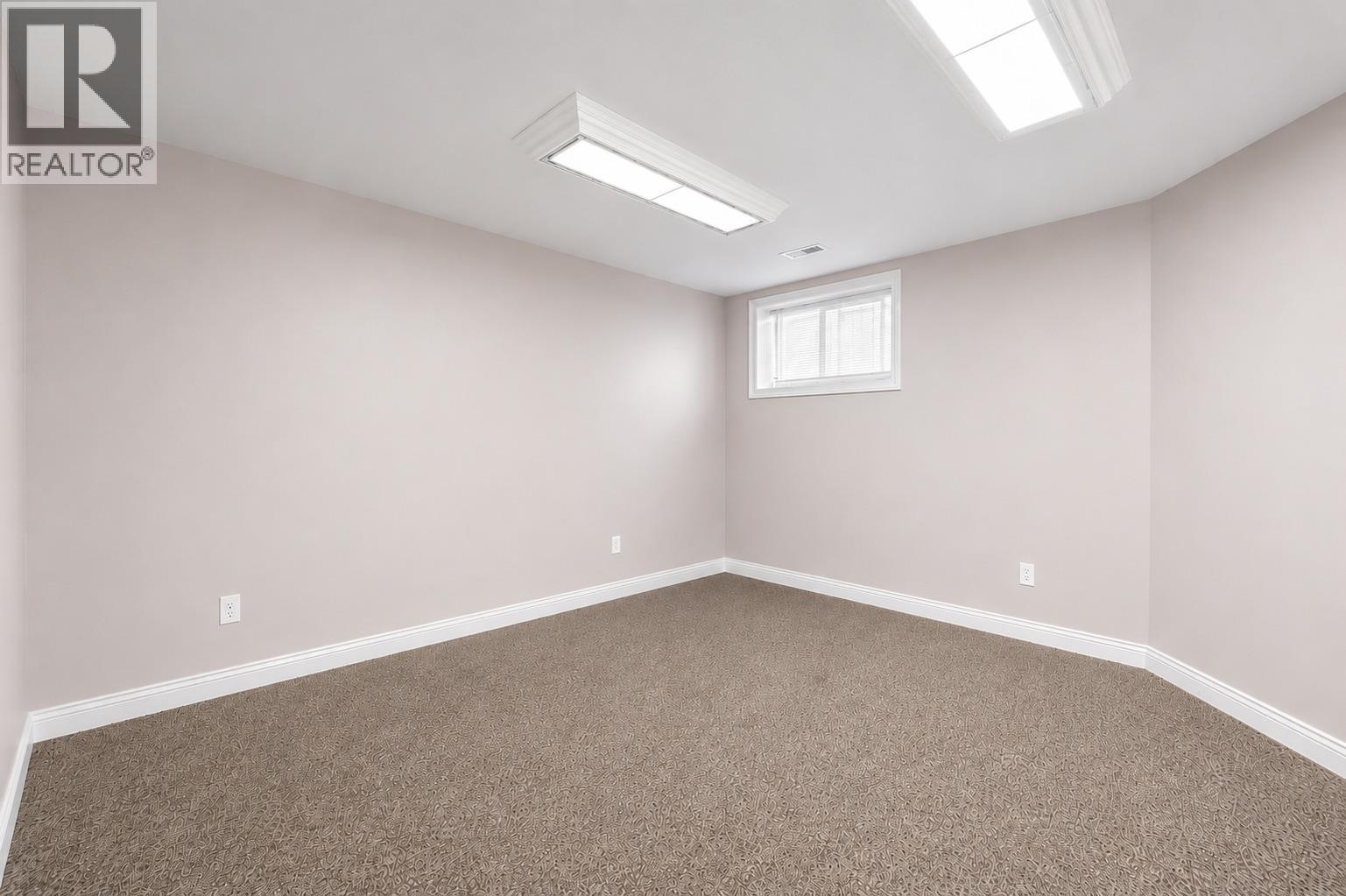 996 Arlington Court - Image 40