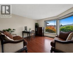 Living room - 996 Arlington Court, Kamloops, BC V2B8T4 Photo 13