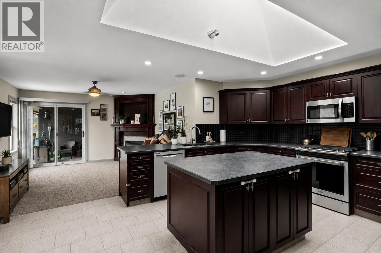 996 Arlington Court - 6