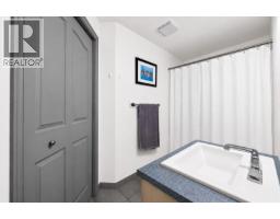 996 Arlington Court, Kamloops, BC V2B8T4 Photo 43