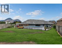 996 Arlington Court, Kamloops, BC V2B8T4 Photo 49