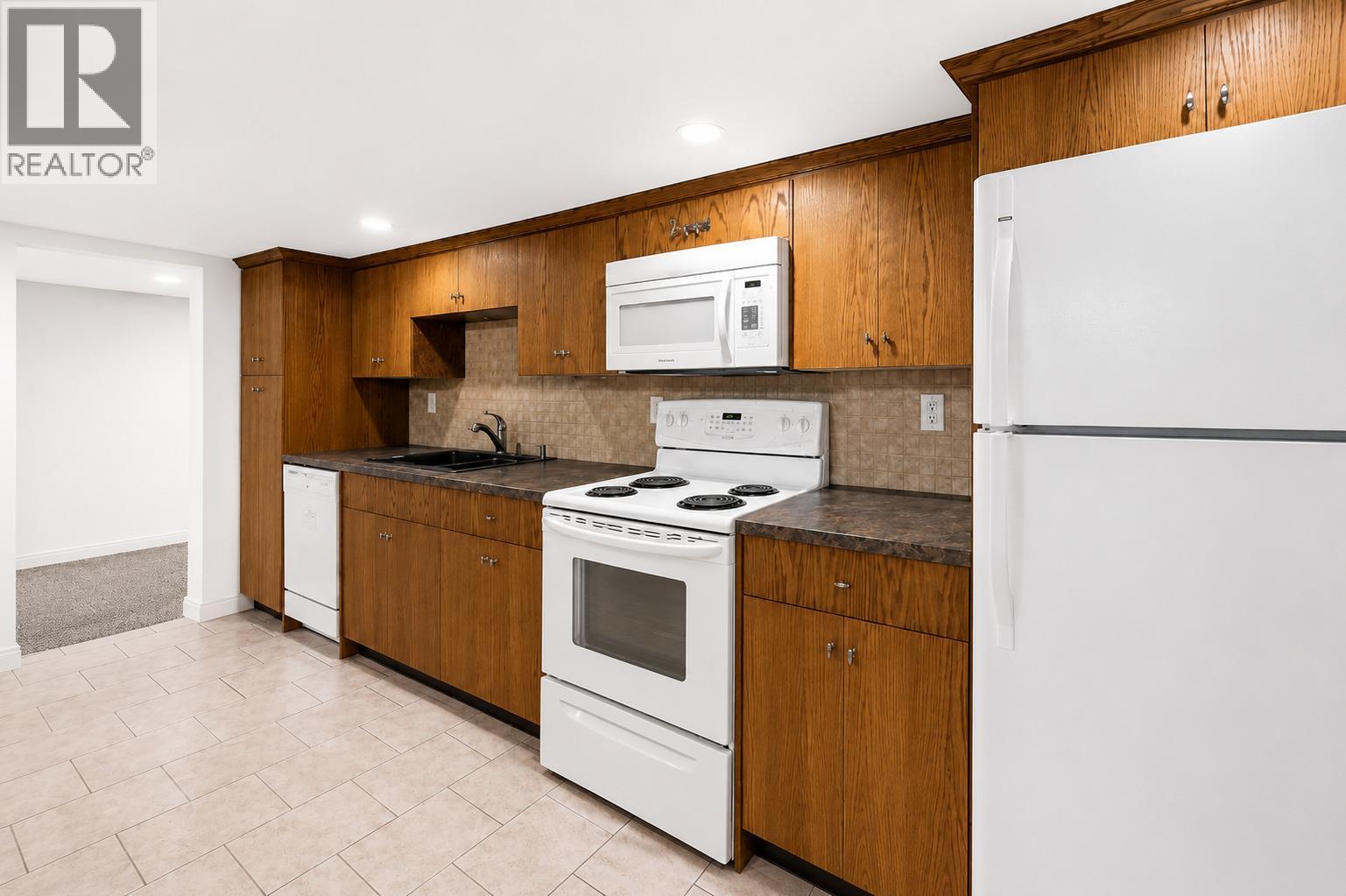 996 Arlington Court - Image 35