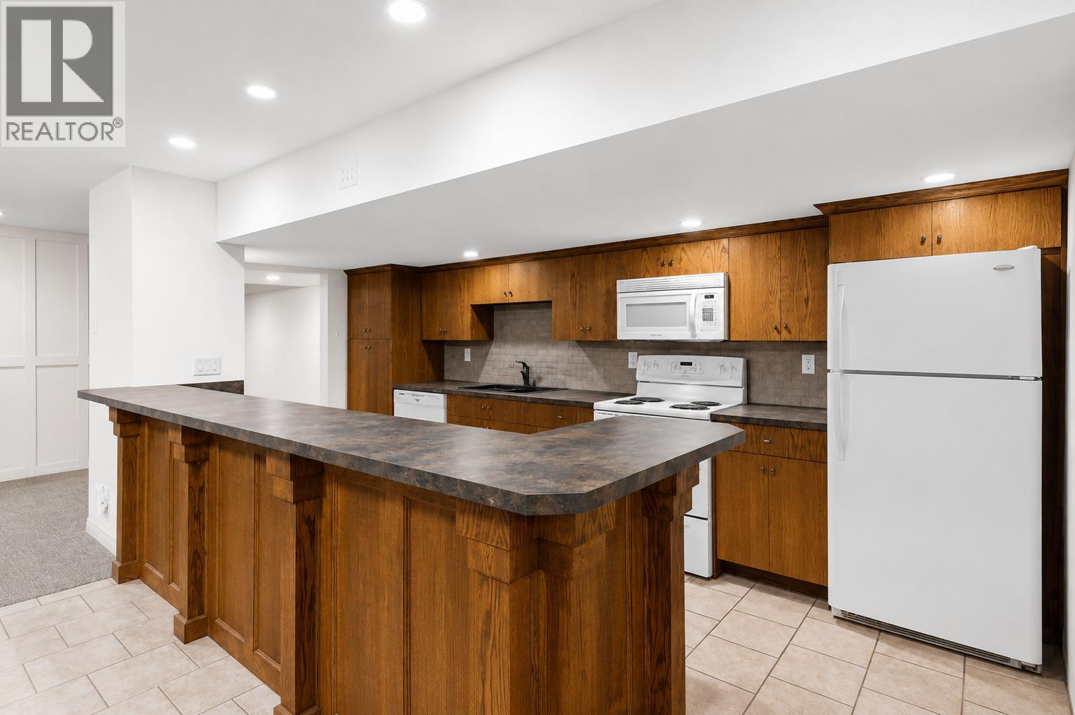 996 Arlington Court - 36