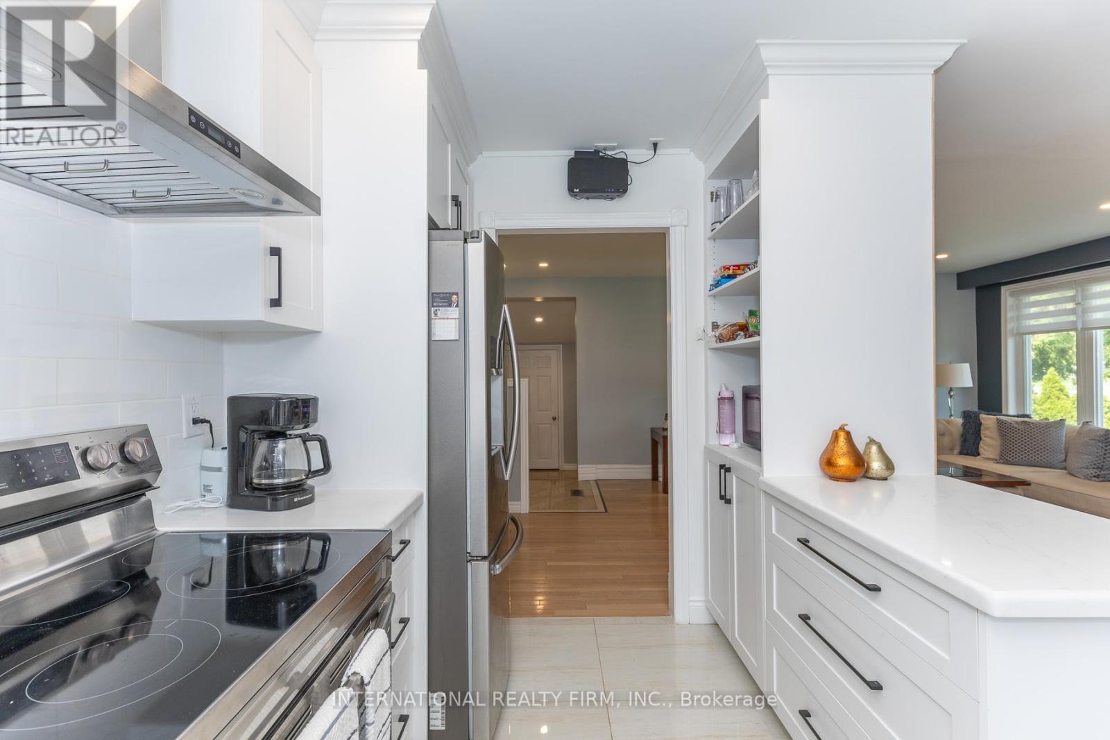 2528 TRUSCOTT DRIVE - 12