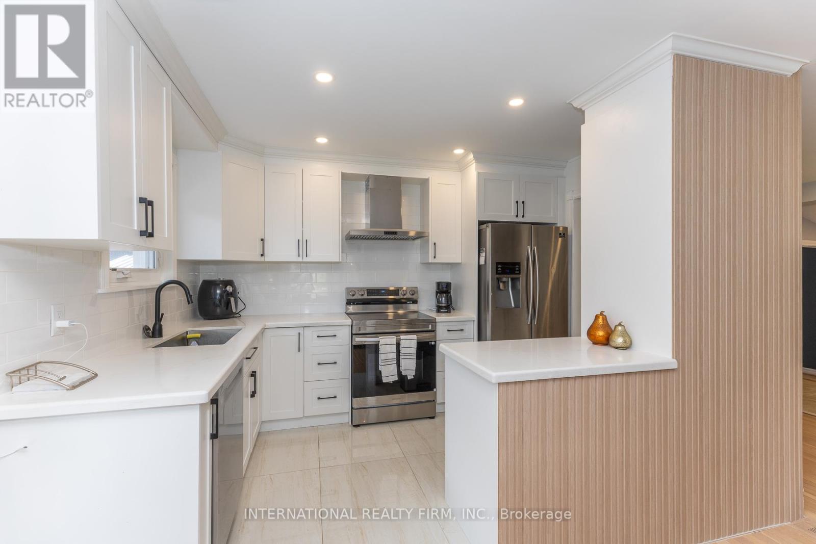 2528 TRUSCOTT DRIVE - 13