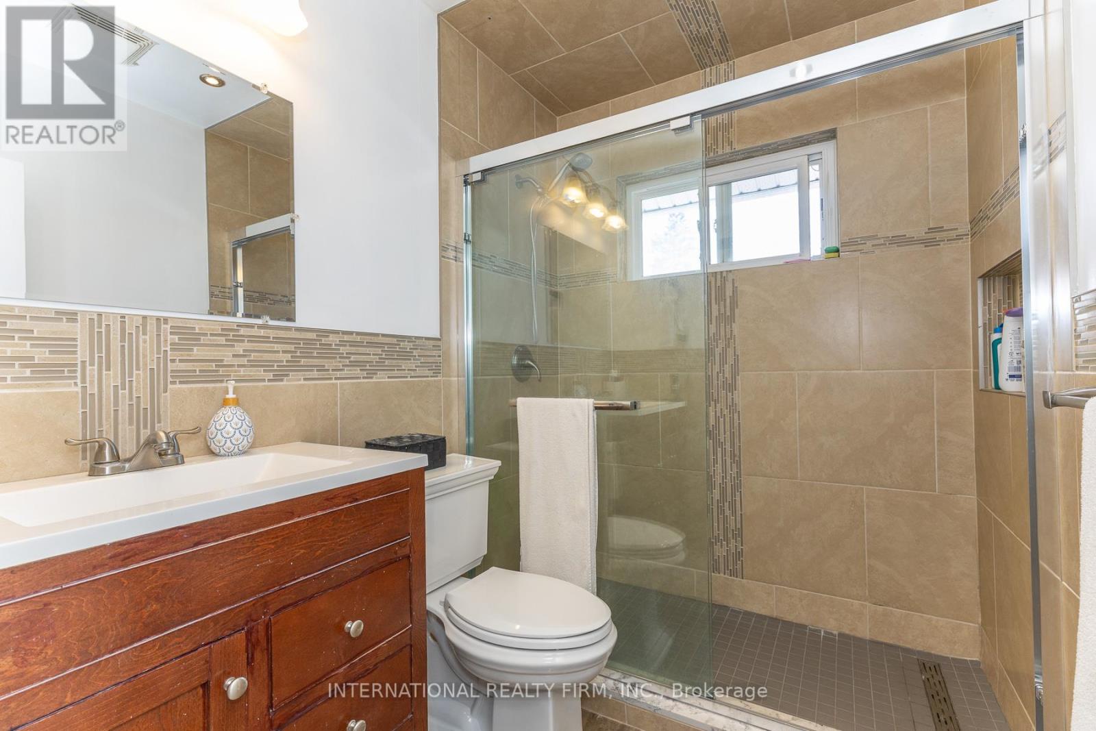 2528 TRUSCOTT DRIVE - 16