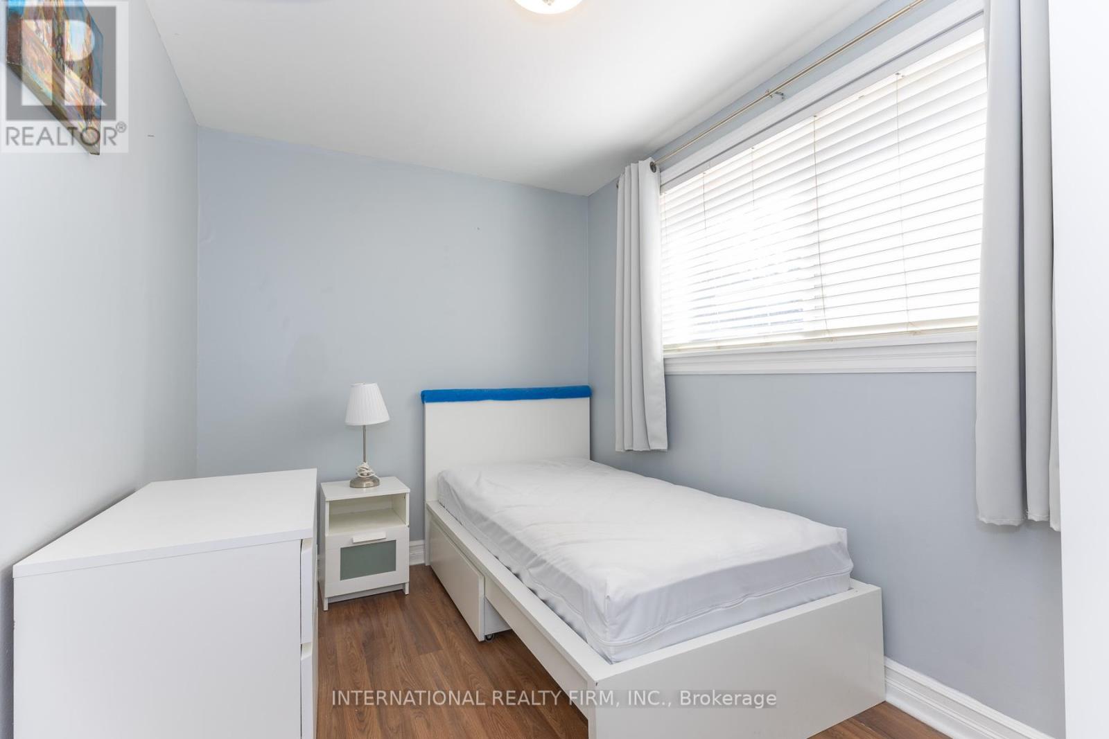 2528 TRUSCOTT DRIVE - 22